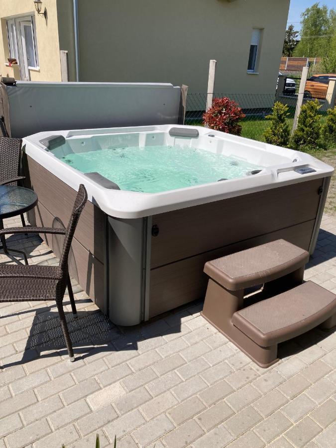 Villa Konrad Apartman à Balatonmáriafürdő Extérieur photo