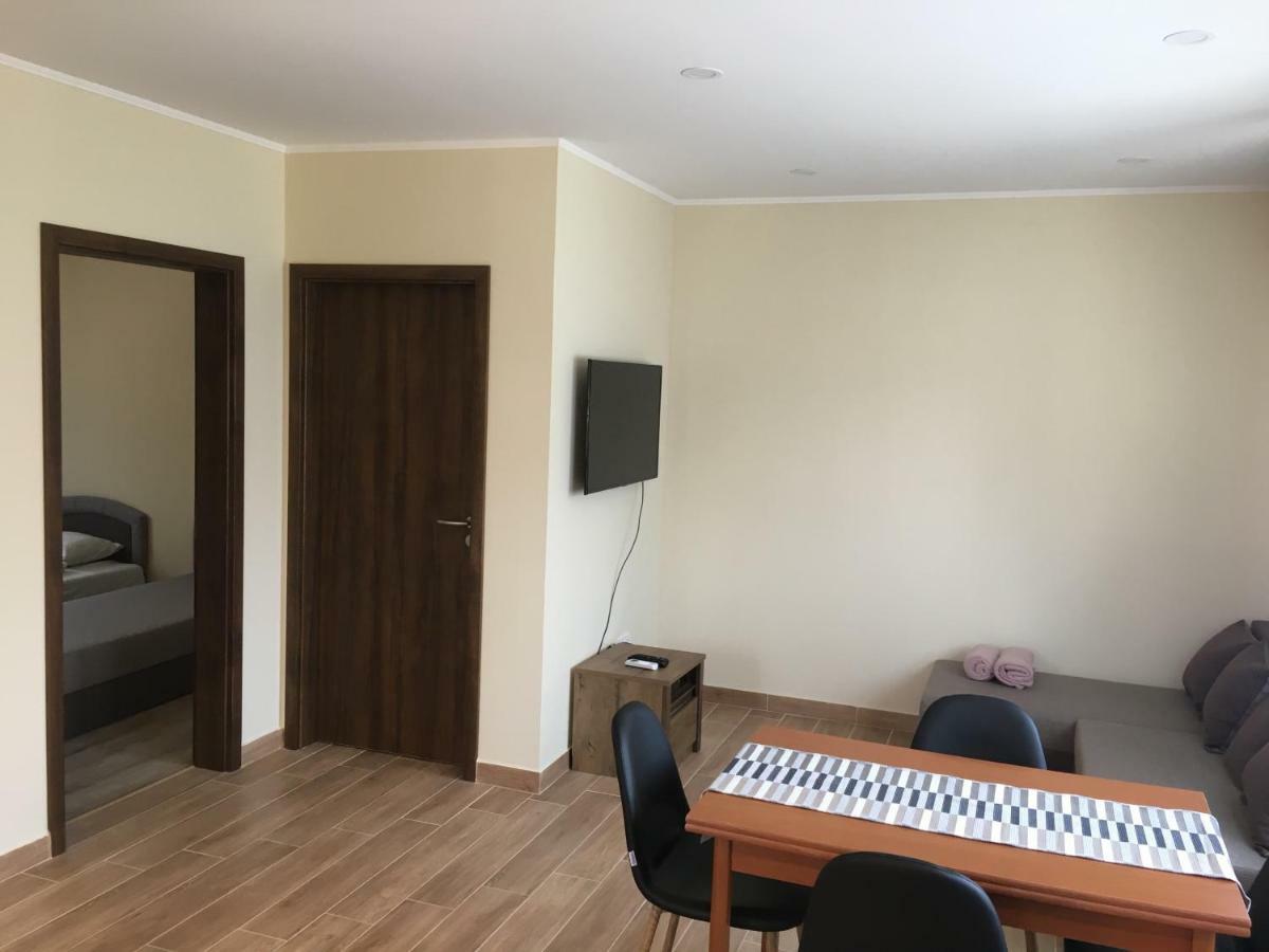 Villa Konrad Apartman à Balatonmáriafürdő Extérieur photo