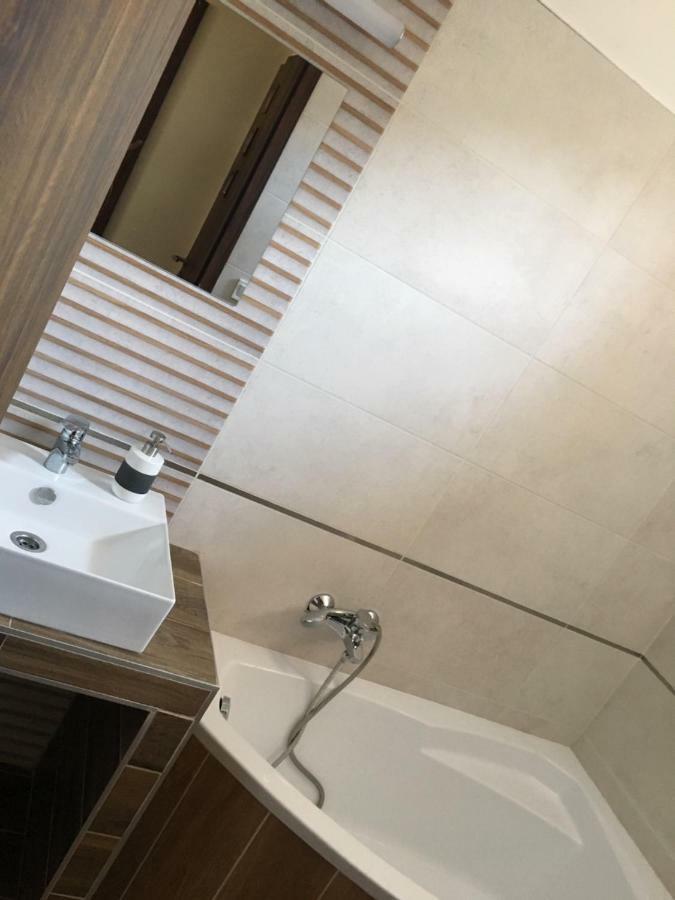 Villa Konrad Apartman à Balatonmáriafürdő Extérieur photo