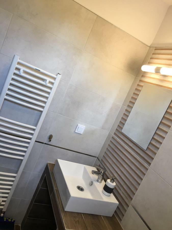 Villa Konrad Apartman à Balatonmáriafürdő Extérieur photo